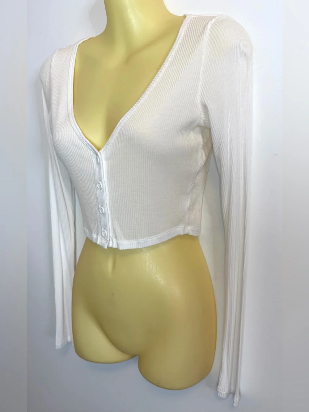 Alo Yoga White Ribbed V-Neck Cropped Button-Front Top